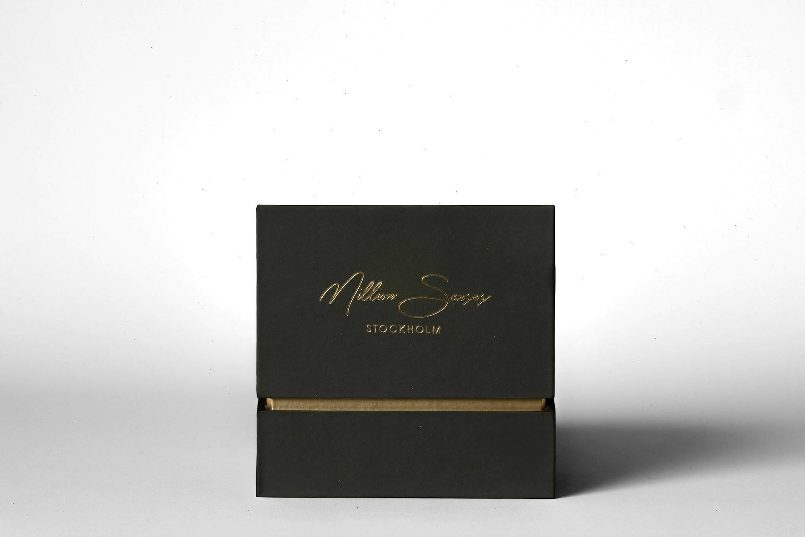 18 Elegant Script Fonts for Luxury Packaging 2 5r1e6ypwio 1