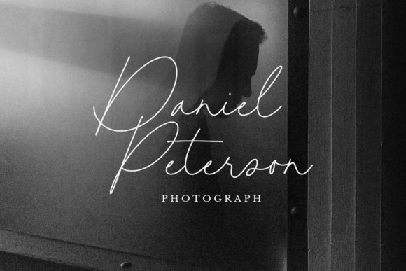 17 Premium Fonts for Elegant Packaging Design 28 Beauty Paradise Fonts 64491983 3 580x387 1