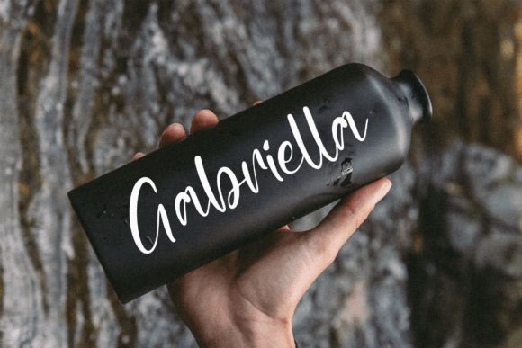 17 Premium Fonts for Elegant Packaging Design 20 Daydreami Fonts 58089120 6 580x387 1