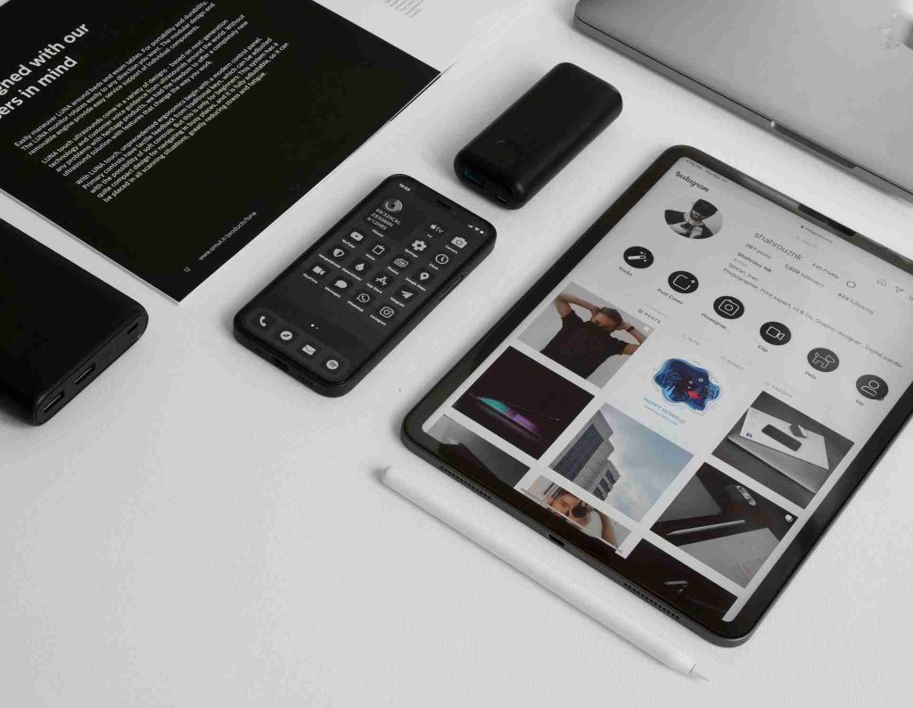 14 Best AI Mockup Generators For Ecommerce Products 2 AI-powered mockup generator for online stores and Shopify sellers