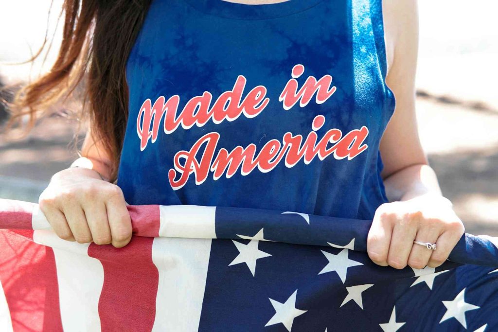 20 Independence Day Fonts for Posters, T-Shirts, and Social Media 24 shari sirotnak mv7Wm olOQk unsplash 1