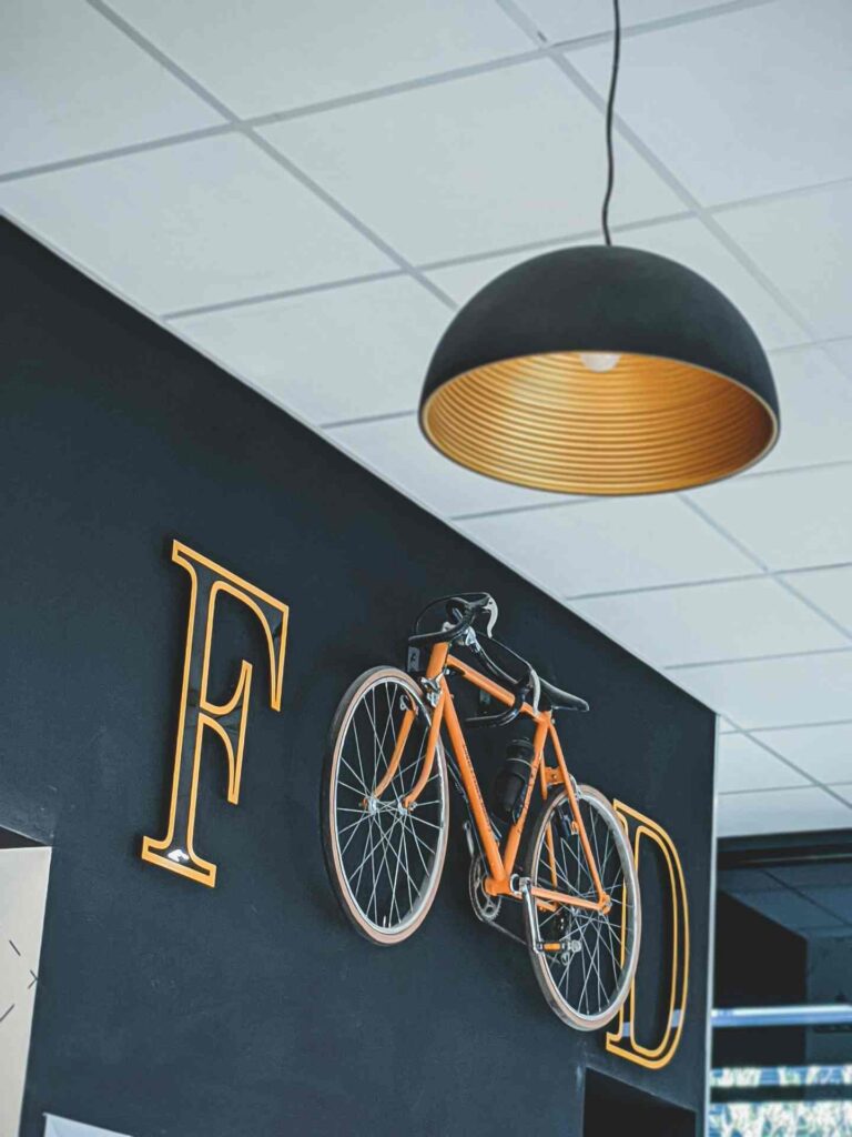 Why Do So Many Successful Brands Still Use Free Fonts? 3 free fonts for commercial use