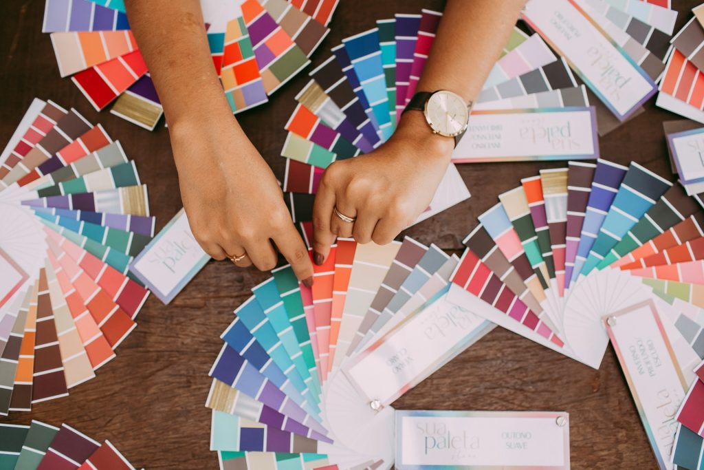 AI Logo Design Mistakes: 10 Costly Beginner Errors That Hurt Your Brand 11 helena lopes KBuWq5B6R9E unsplash