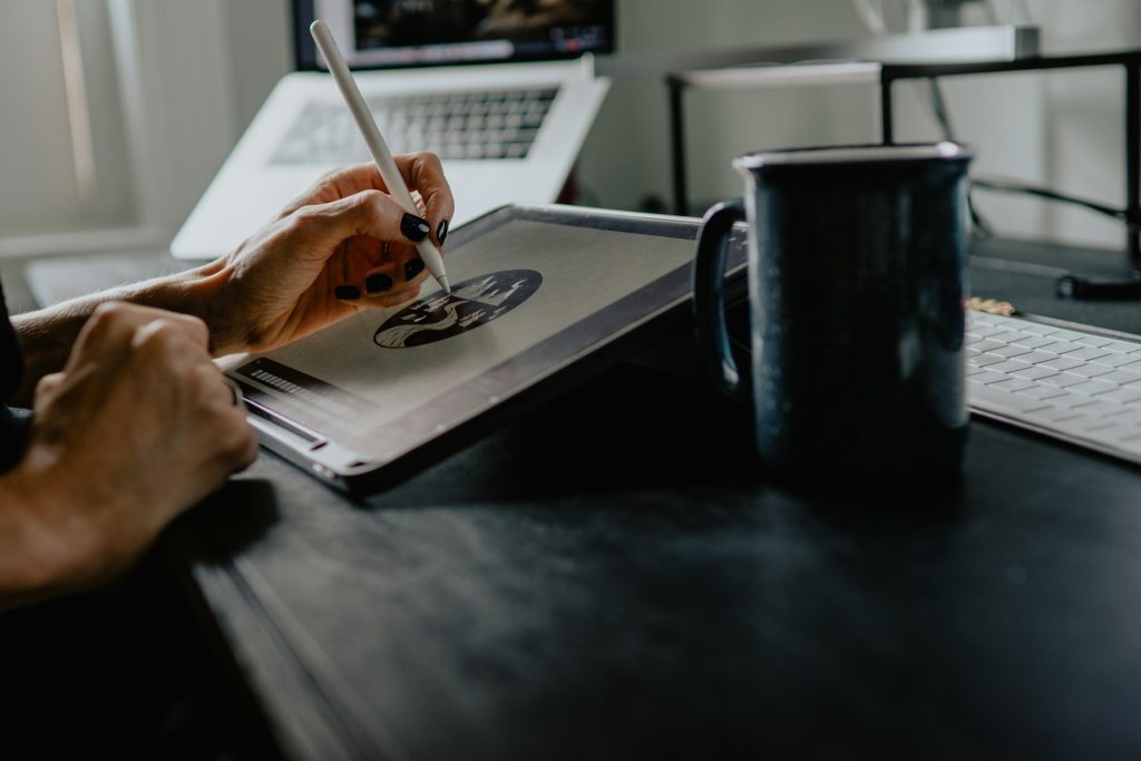 AI Logo Design Mistakes: 10 Costly Beginner Errors That Hurt Your Brand 4 kelly sikkema Dx1b5ucschA unsplash