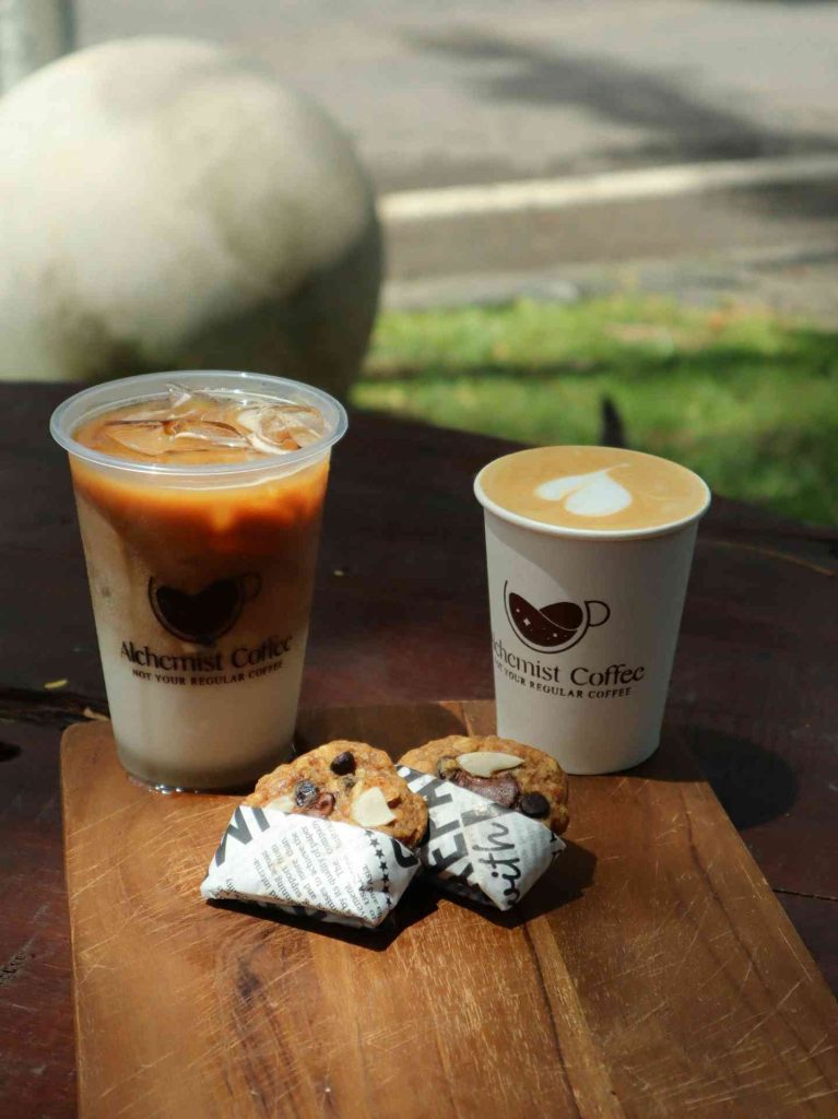 15 Fonts for Logo Coffee Shop Branding That Make Cafés Stand Out 2 fonts for logo coffee shop branding storefront sign