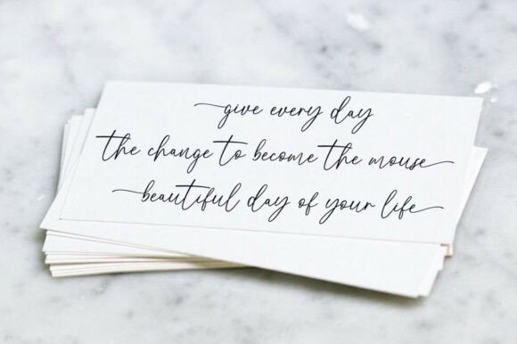 Elegant Script Fonts for Branding: 18 Stunning Picks Designers Love 36 Charlien Fonts 150267180 7 580x386 1