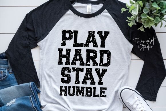 15 Best Varsity Slab Serif Fonts for Winning Sports Designs 24 Varsity Distressed Fonts 115108337 3 580x387 1